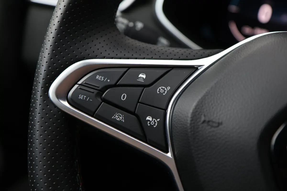 1.6 E-Tech Full Hybrid 145 esprit Alpine 360 Camera