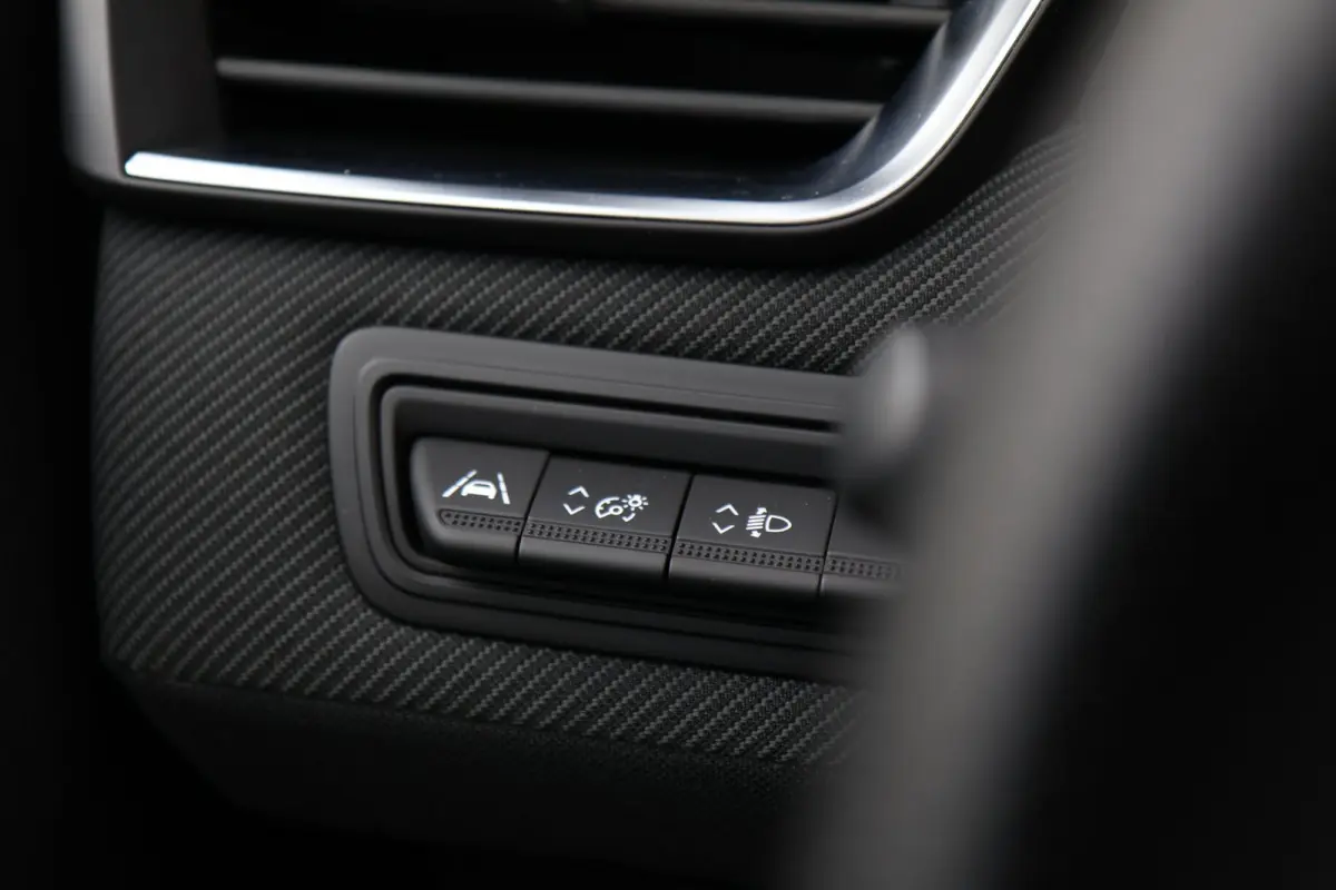 1.6 E-Tech Full Hybrid 145 esprit Alpine 360 Camera