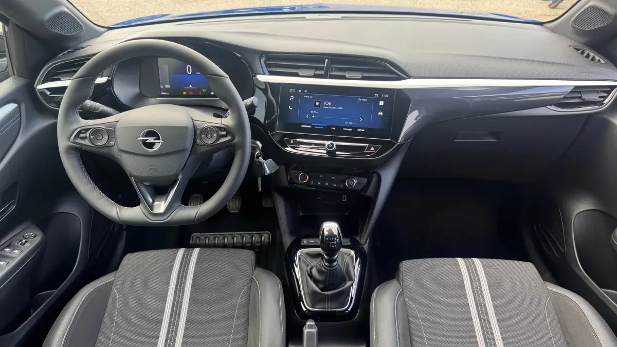 1.2 TURBO 100PK GS / NAVI / LEDER / CLIMA / LED / PDC / APPLE CARPLAY / 17" LMV / CAMERA  !!