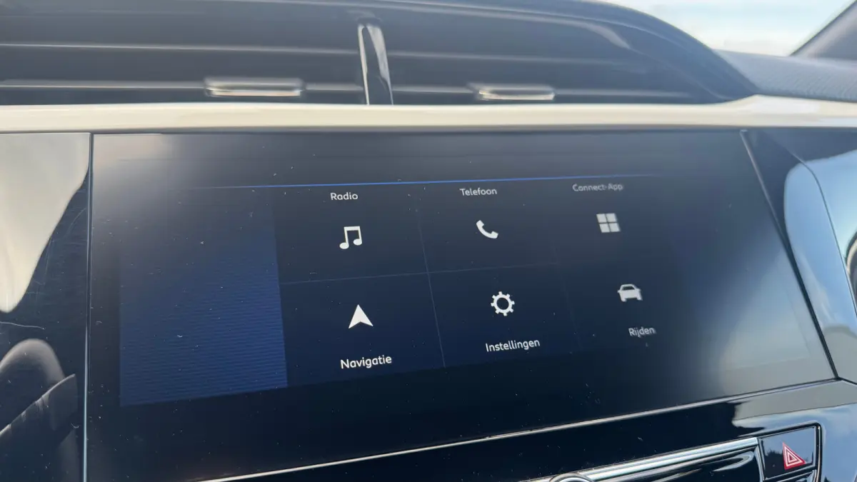 1.2 TURBO 100PK GS / NAVI / LEDER / CLIMA / LED / PDC / APPLE CARPLAY / 17" LMV / CAMERA  !!
