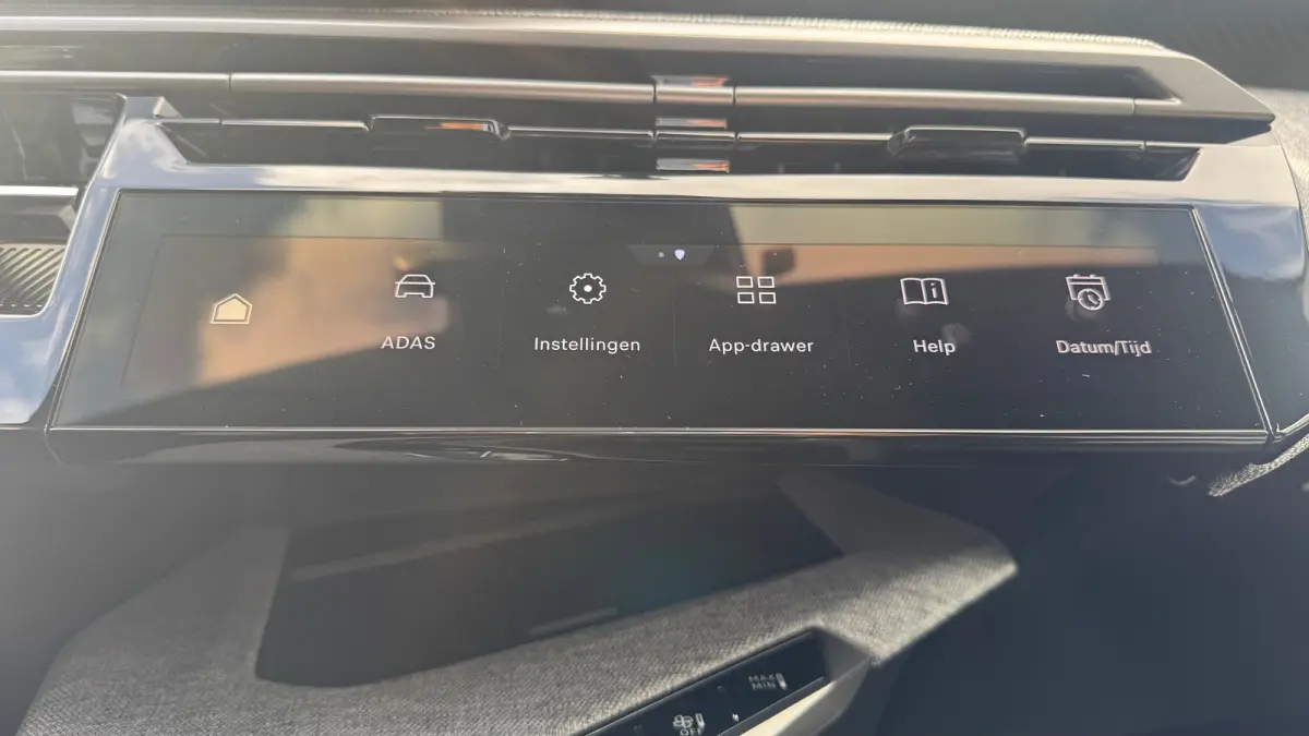 1.2 HYBRID 145PK ALLURE AUTOMAAT / NAVI / LEDER / CLIMA / FULL-LED / 19" LMV / KEYLESS / CAMERA / CRUISECONTROL / ORG. NL. !!