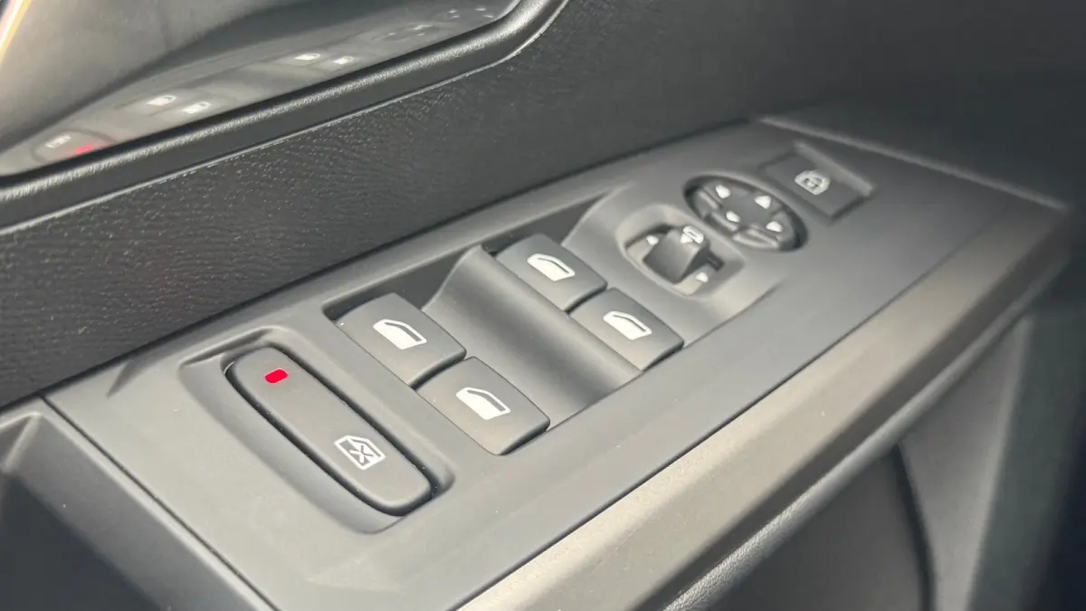 1.2 HYBRID 145PK ALLURE AUTOMAAT / NAVI / LEDER / CLIMA / FULL-LED / 19" LMV / KEYLESS / CAMERA / CRUISECONTROL / ORG. NL. !!