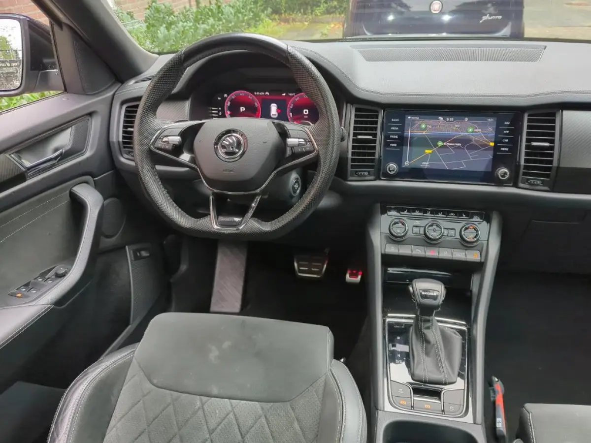 1.5 TSI Sportline DSG l PANO l TREKHAAK l VIRTUAL l CARPLAYl SFEER l KEYLESS l CAMERA l 20 INCH l ORG.NL l DEALER OH
