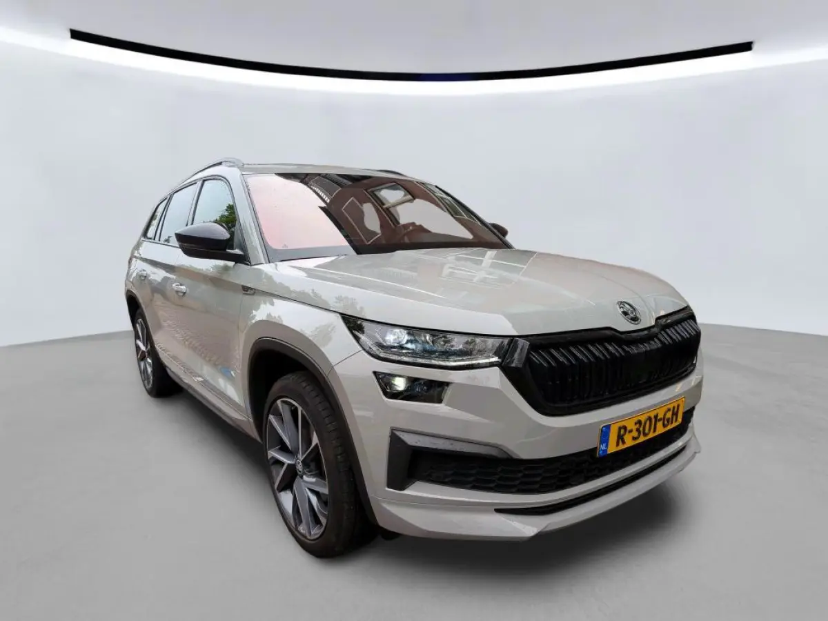 1.5 TSI Sportline DSG l PANO l TREKHAAK l VIRTUAL l CARPLAYl SFEER l KEYLESS l CAMERA l 20 INCH l ORG.NL l DEALER OH