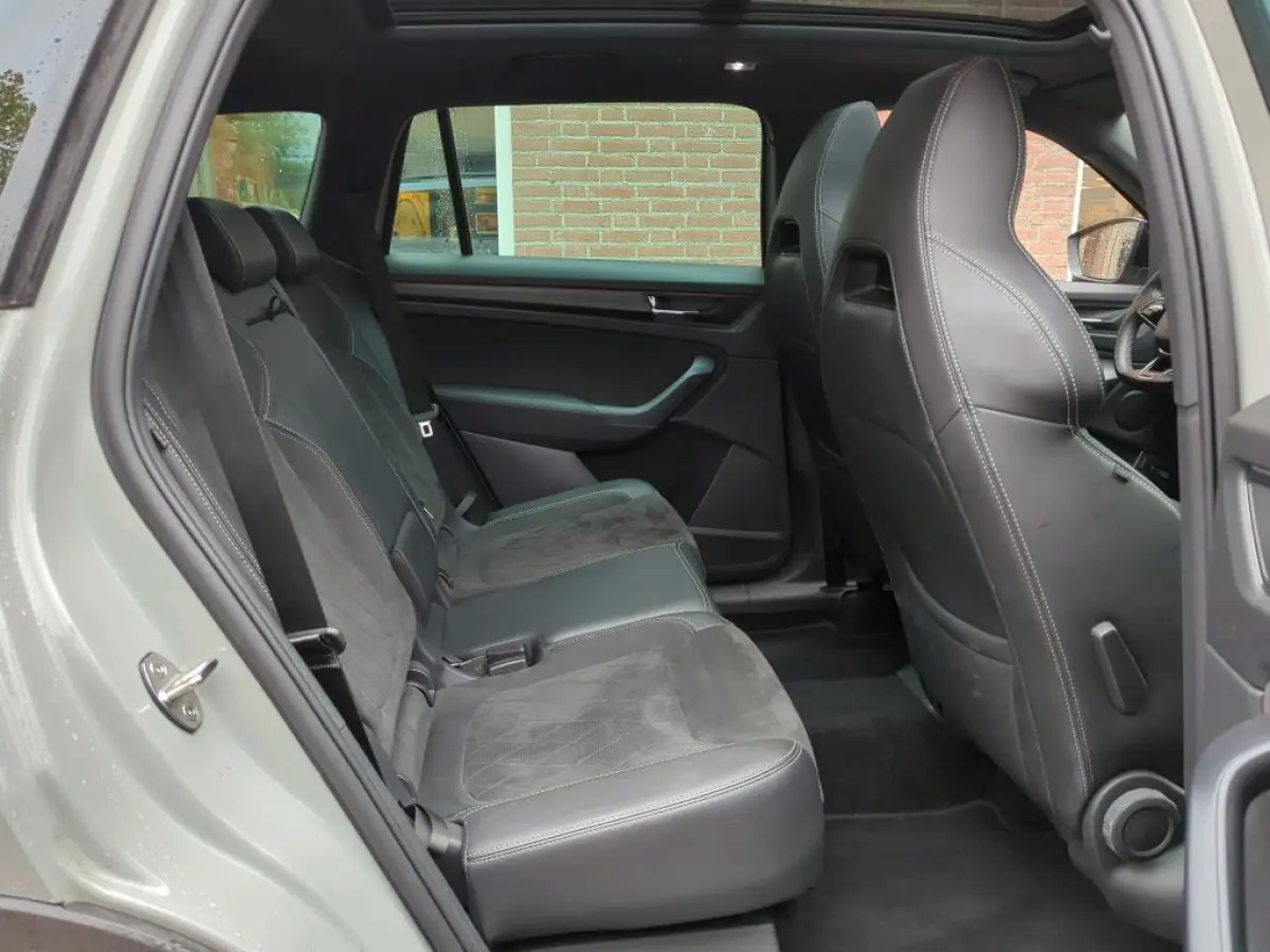1.5 TSI Sportline DSG l PANO l TREKHAAK l VIRTUAL l CARPLAYl SFEER l KEYLESS l CAMERA l 20 INCH l ORG.NL l DEALER OH