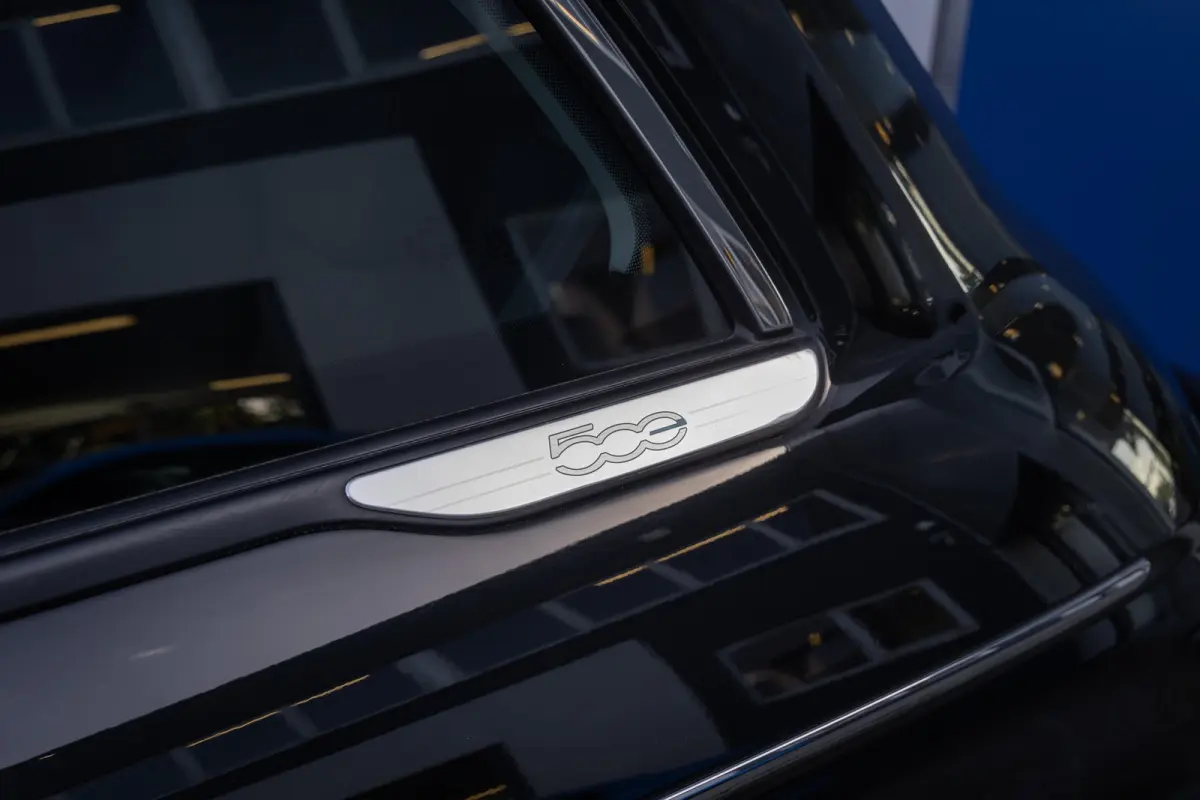 Icon 42 kWh | Camera | Apple Carplay/Android Auto | Voorstoelen verwarmd | Digitaal dashboard | Navigatiesysteem | Keyless | Achteruitrijcamera | Apple Carplay/Android Auto|telefoonintegrati