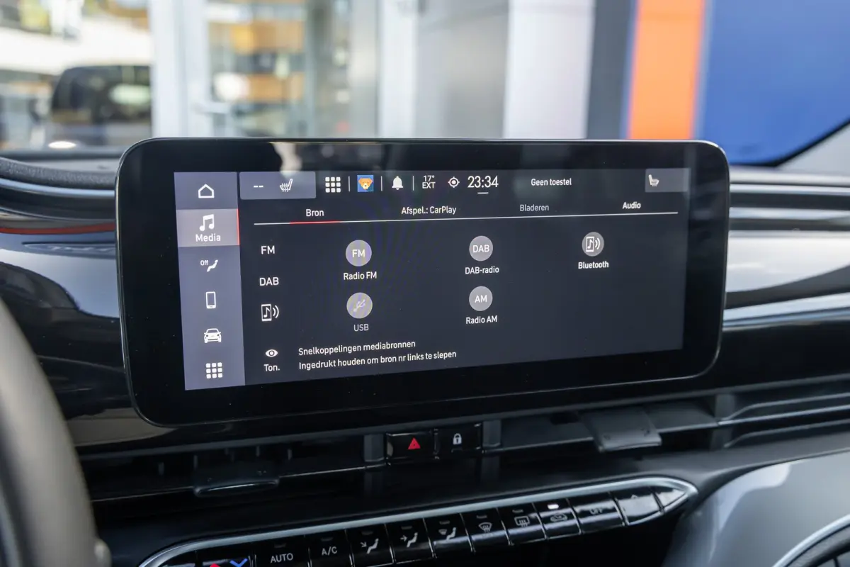 Icon 42 kWh | Camera | Apple Carplay/Android Auto | Voorstoelen verwarmd | Digitaal dashboard | Navigatiesysteem | Keyless | Achteruitrijcamera | Apple Carplay/Android Auto|telefoonintegrati