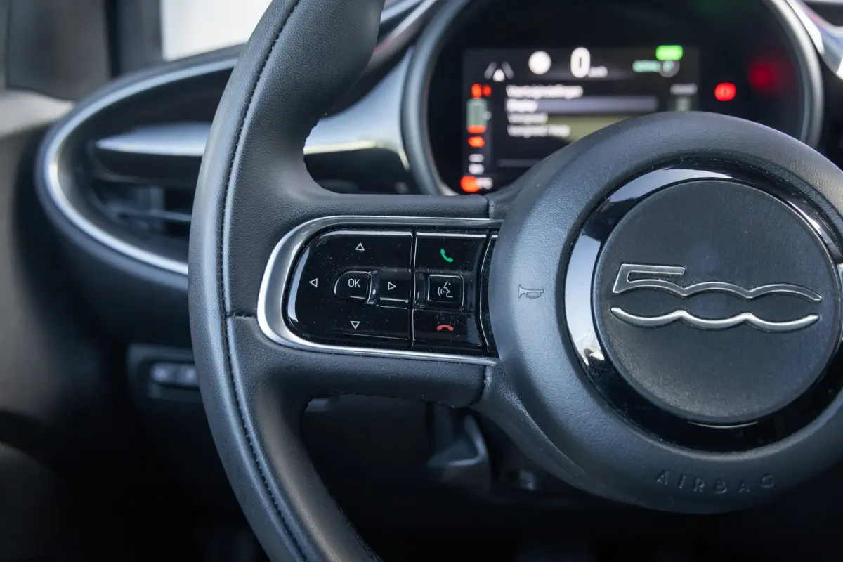 Icon 42 kWh | Camera | Apple Carplay/Android Auto | Voorstoelen verwarmd | Digitaal dashboard | Navigatiesysteem | Keyless | Achteruitrijcamera | Apple Carplay/Android Auto|telefoonintegrati