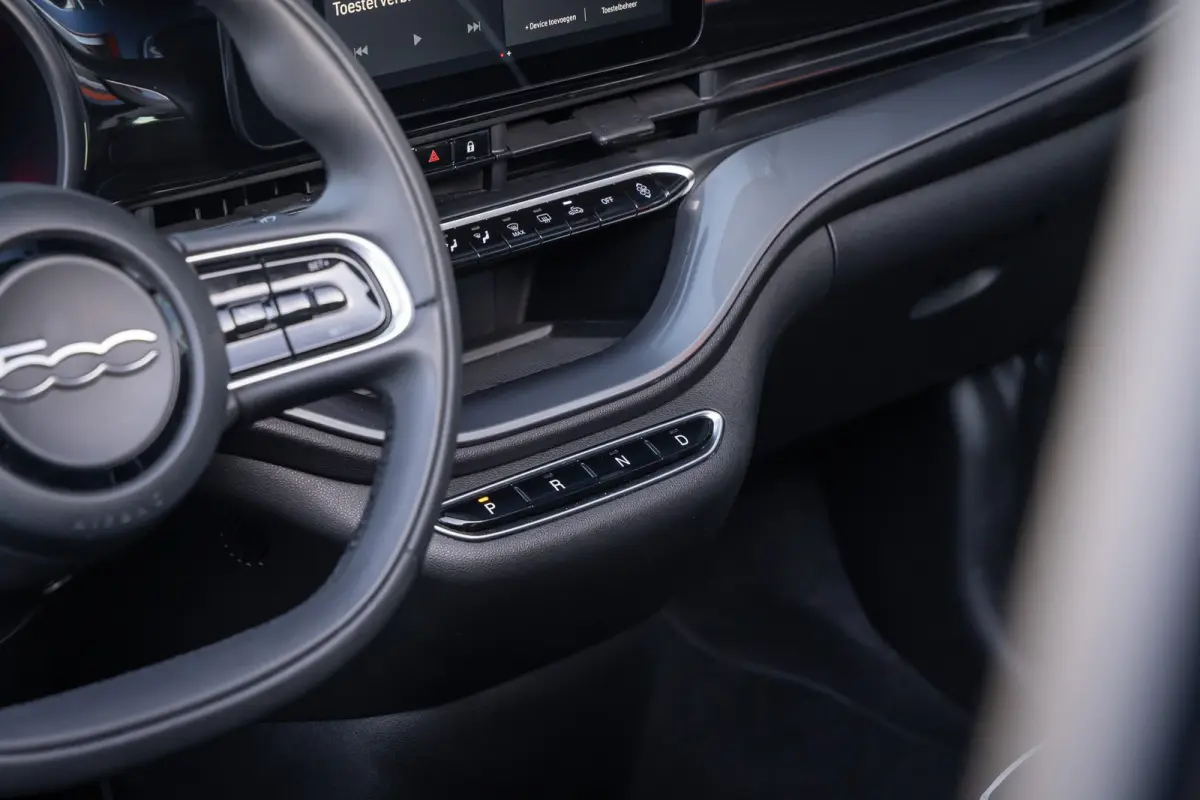 Icon 42 kWh | Camera | Apple Carplay/Android Auto | Voorstoelen verwarmd | Digitaal dashboard | Navigatiesysteem | Keyless | Achteruitrijcamera | Apple Carplay/Android Auto|telefoonintegrati