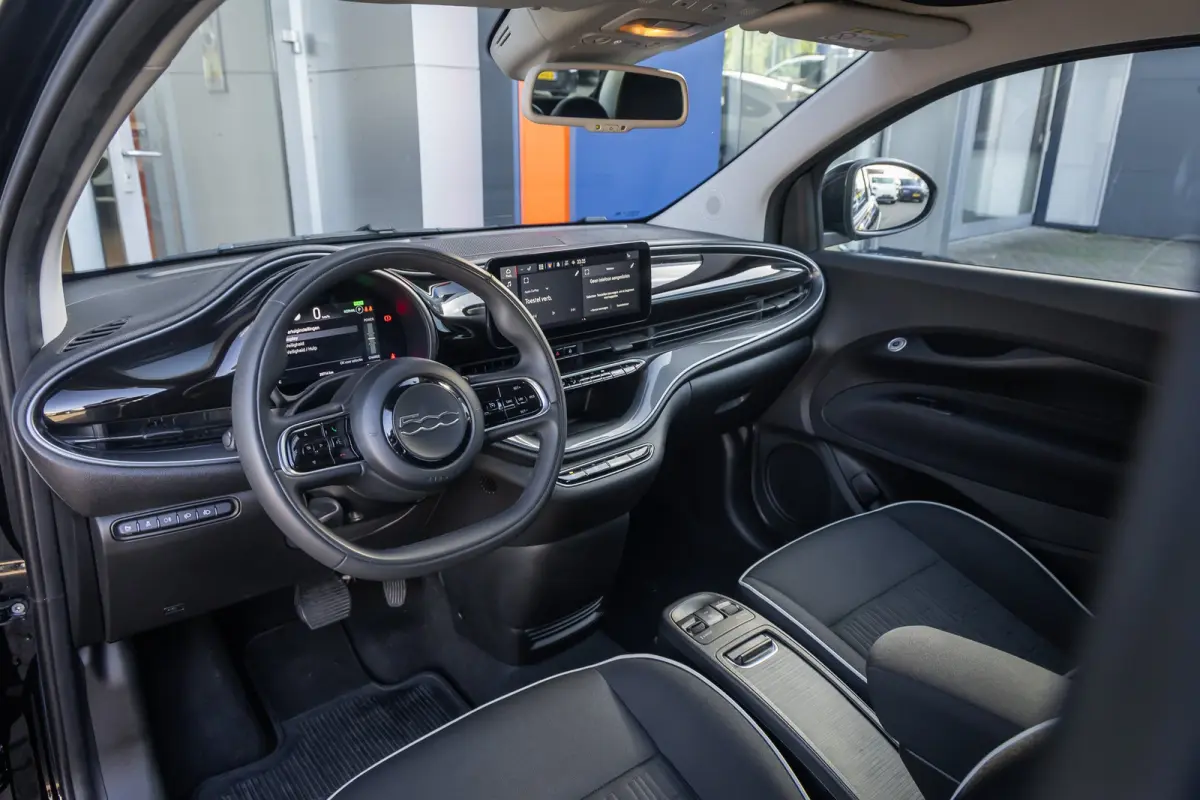 Icon 42 kWh | Camera | Apple Carplay/Android Auto | Voorstoelen verwarmd | Digitaal dashboard | Navigatiesysteem | Keyless | Achteruitrijcamera | Apple Carplay/Android Auto|telefoonintegrati