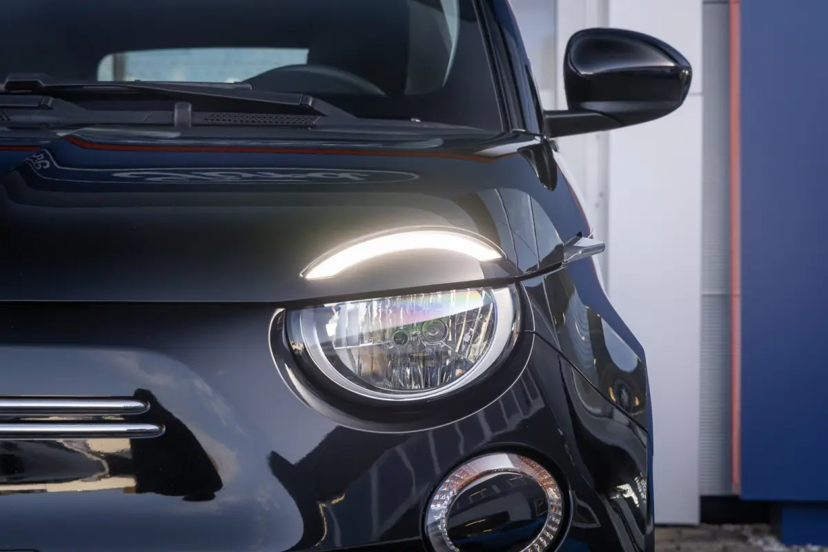 Icon 42 kWh | Camera | Apple Carplay/Android Auto | Voorstoelen verwarmd | Digitaal dashboard | Navigatiesysteem | Keyless | Achteruitrijcamera | Apple Carplay/Android Auto|telefoonintegrati