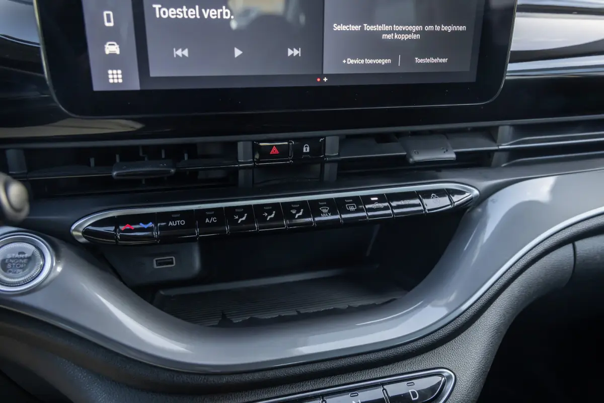 Icon 42 kWh | Camera | Apple Carplay/Android Auto | Voorstoelen verwarmd | Digitaal dashboard | Navigatiesysteem | Keyless | Achteruitrijcamera | Apple Carplay/Android Auto|telefoonintegrati