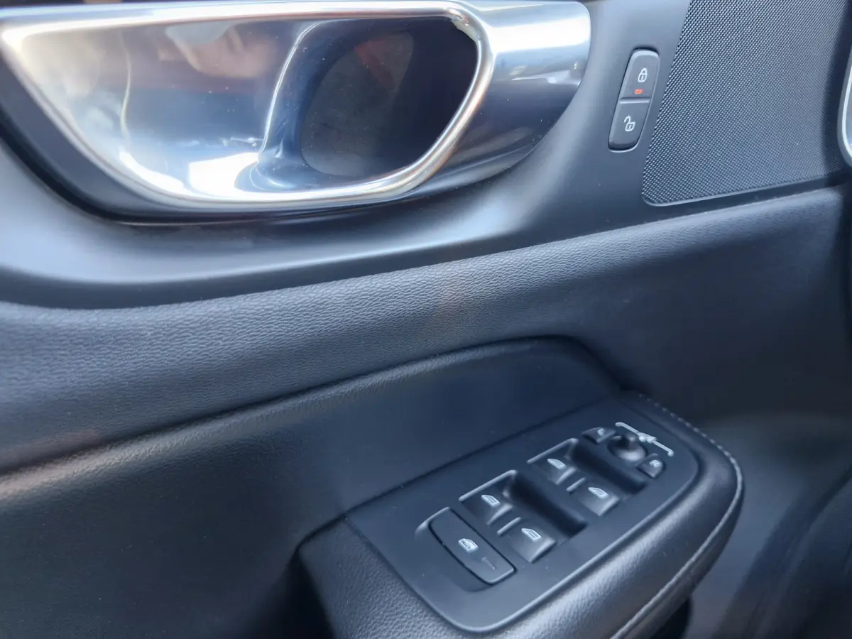 B3 Hybrid | Business | Camera | body styling | Carplay | 19 inch | etc.