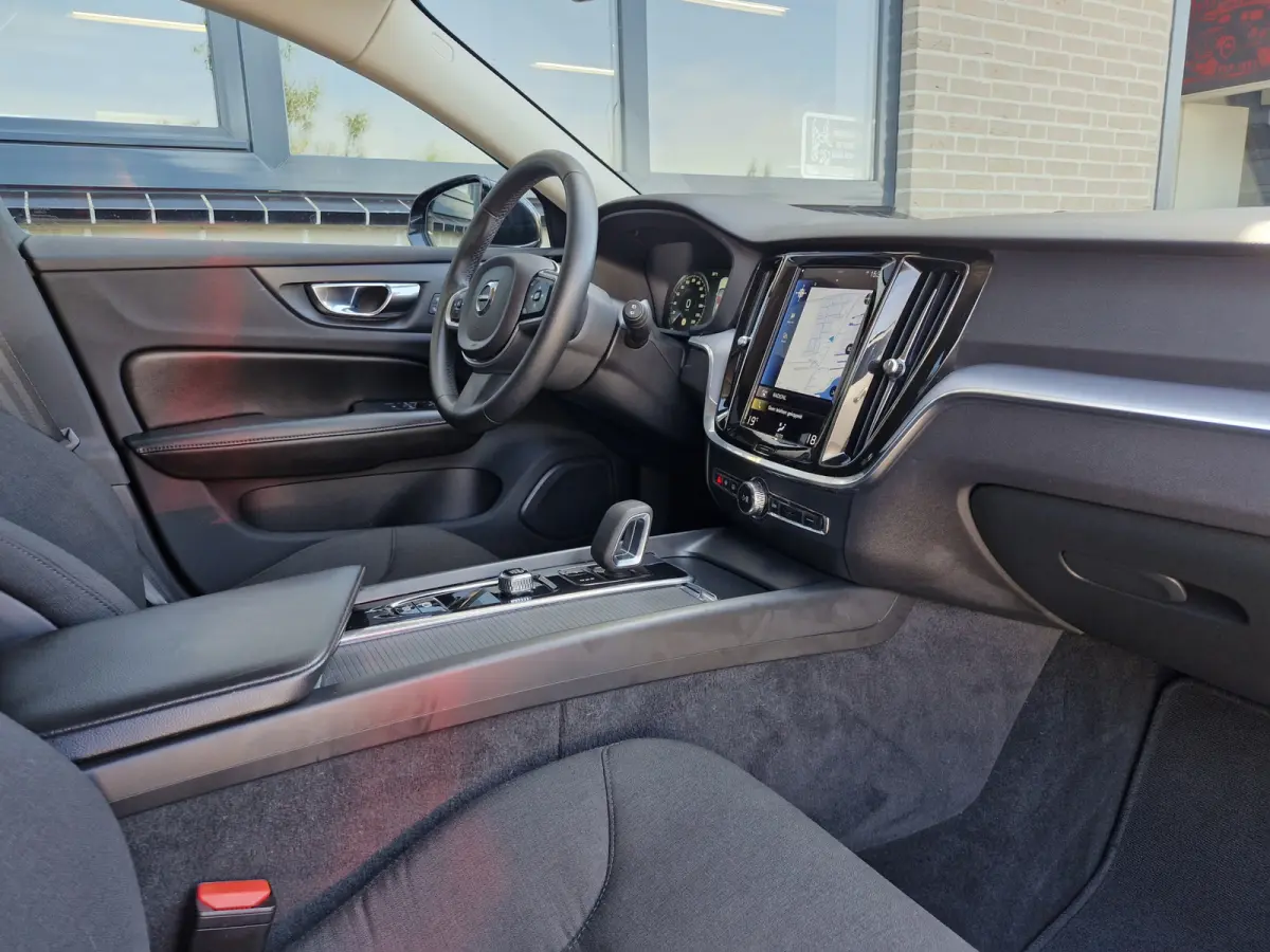 B3 Hybrid | Business | Camera | body styling | Carplay | 19 inch | etc.