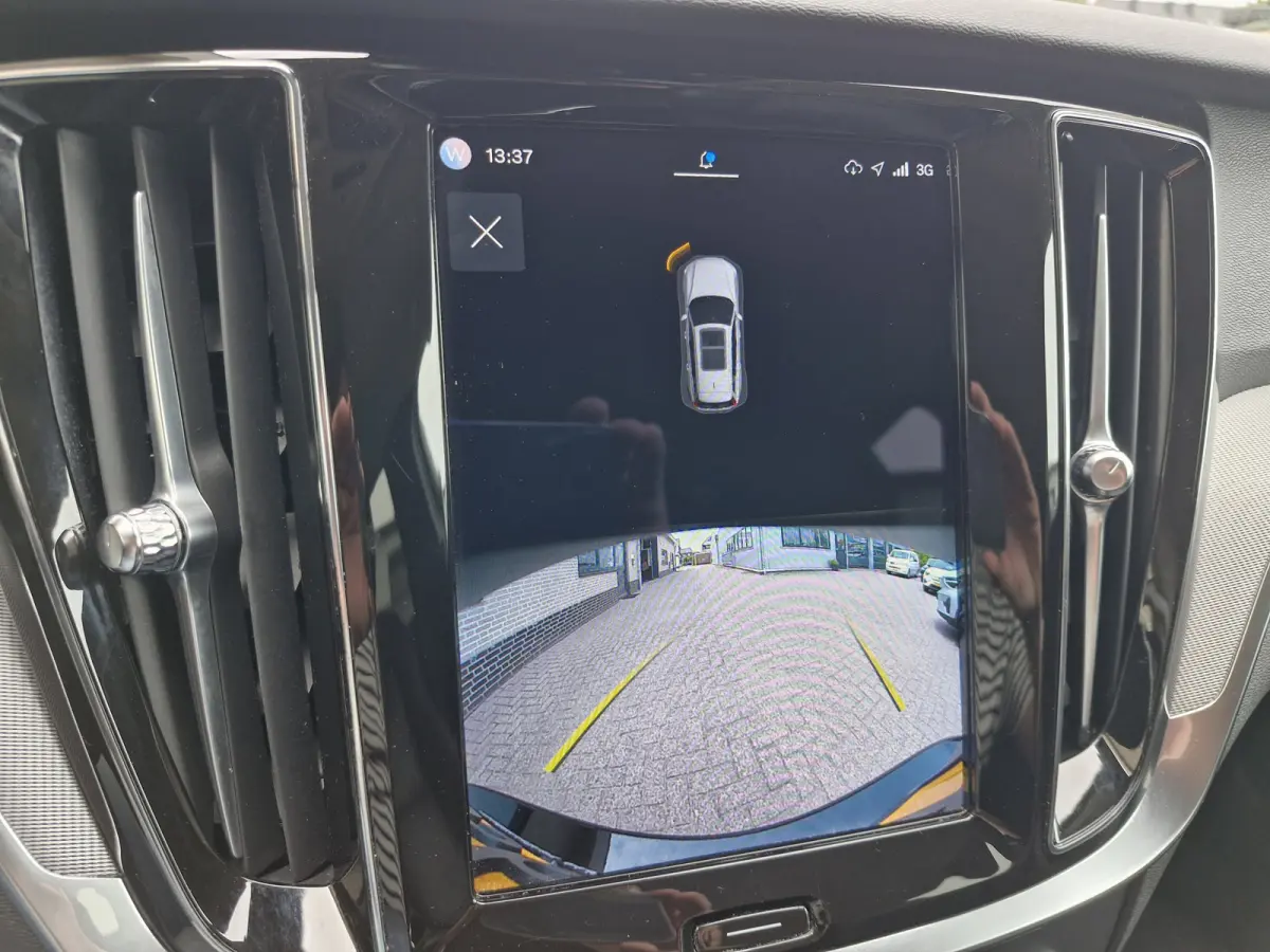 T6 Plug-in hybrid AWD Plus Dark | Apple carplay | Stoel en stuurverwarming | Camera | Enz (SOH) 100 % en Leder-pakket (contourstoelen, hemelbekleding donker, luxe lederen/stof bekleding, spo