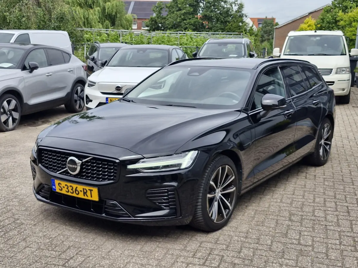 T6 Plug-in hybrid AWD Plus Dark | Apple carplay | Stoel en stuurverwarming | Camera | Enz (SOH) 100 % en Leder-pakket (contourstoelen, hemelbekleding donker, luxe lederen/stof bekleding, spo