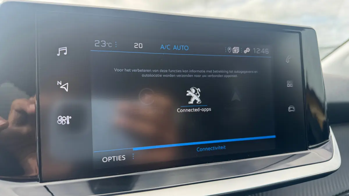1.2 PURETECH 100PK ALLURE PACK / NAVI / LEDER / CLIMA / FULL-LED / PDC / 16" LMV / APPLE CARPLAY / CAMERA / KEYLESS / CRUISE / NIEUWSTAAT !!