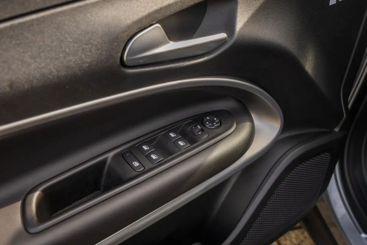 Altitude 54 kWh | Adaptive Cruise Control | Parkeersensoren achter | Full-LED koplampen | Apple Carplay/Android Auto | Apple Carplay/Android Auto|telefoonintegratie premium | Cruise control 