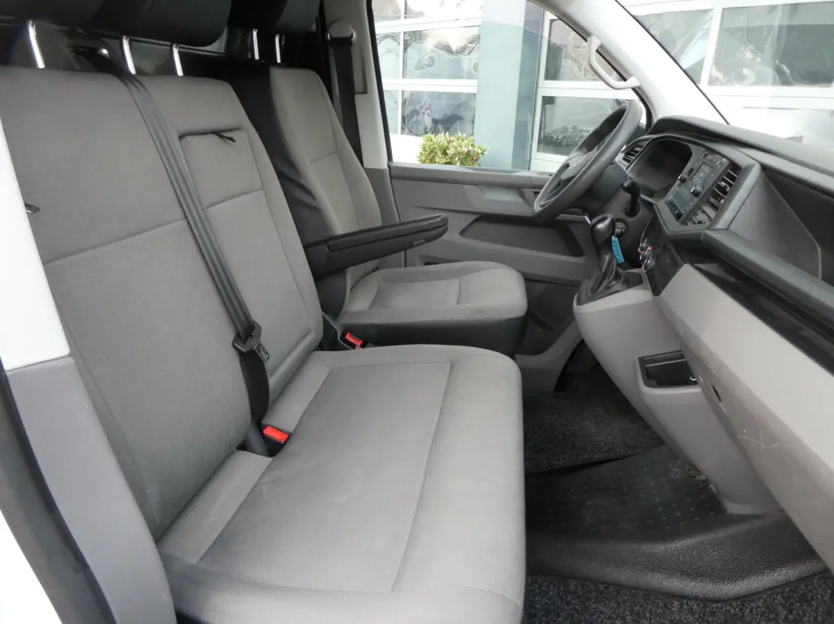 2.0 TDI L2H1 150 pk automaat , 3 zits , trekhaak