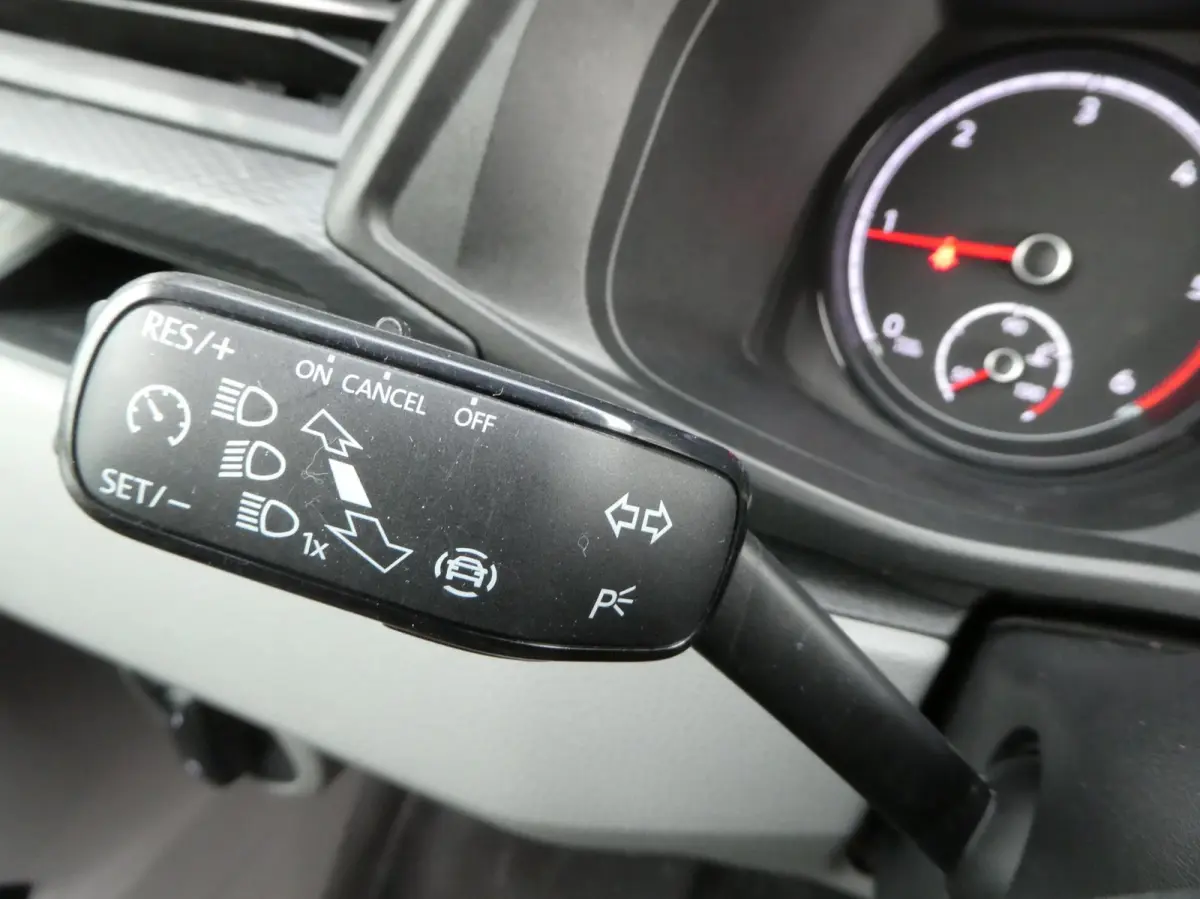 2.0 TDI L2H1 150 pk automaat , 3 zits , trekhaak