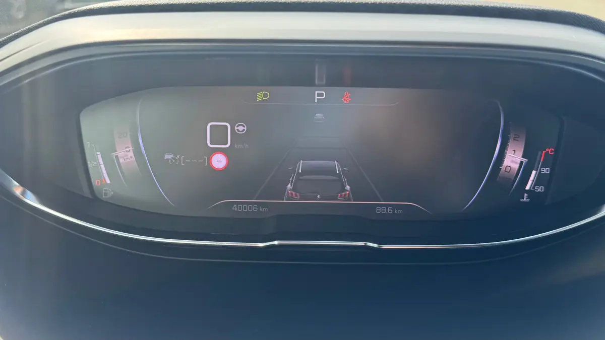 1.2 PURETECH 130PK GT PACK AUTOMAAT / NAVI / LEDER / CLIMA / PDC / 19" LMV / APPLE CARPLAY / FOCAL AUDIO / CAMERA / KEYLESS / AFN. TREKHAAK / WINTERPAKKET / FULL-LED !!