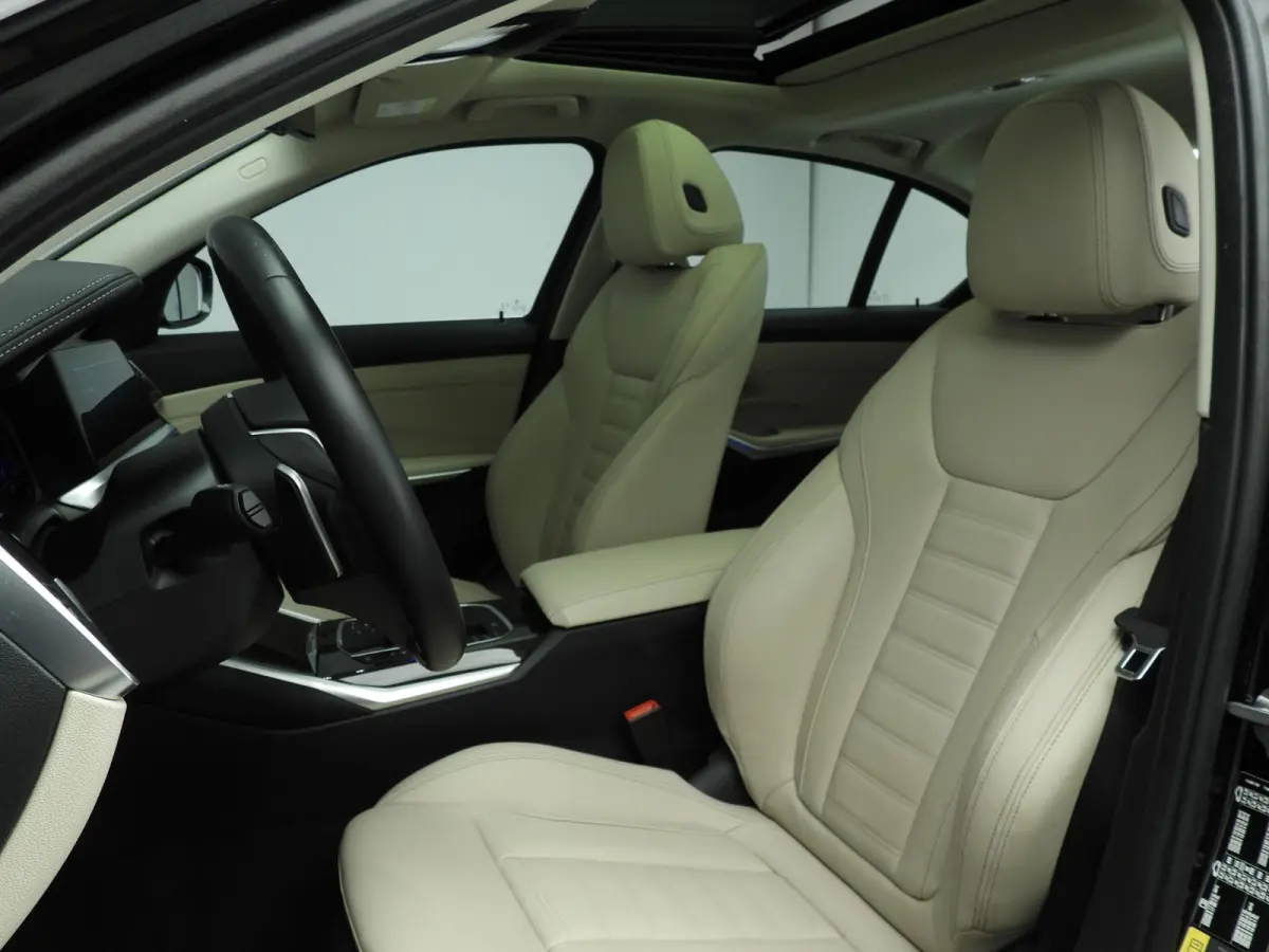 330e | Laserlicht | Leder | HUD | Sportstoelen | SOH 92 % | Elektr. zetels | Keyles go | DAB | Hifi speakers | Alu 19 inch