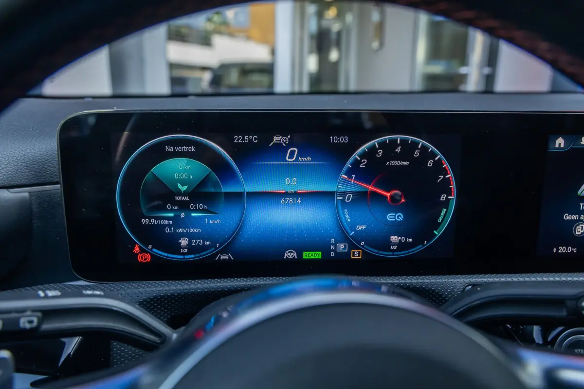 250 e AMG Line | Panoramadak | Dodehoeksensor | 360° Camera | Lane Keeping Assist | Stoelverwarming | FULL Led | AMG-styling | Achteruitrijcamera | Apple Carplay/Android Auto|telefoonintegr