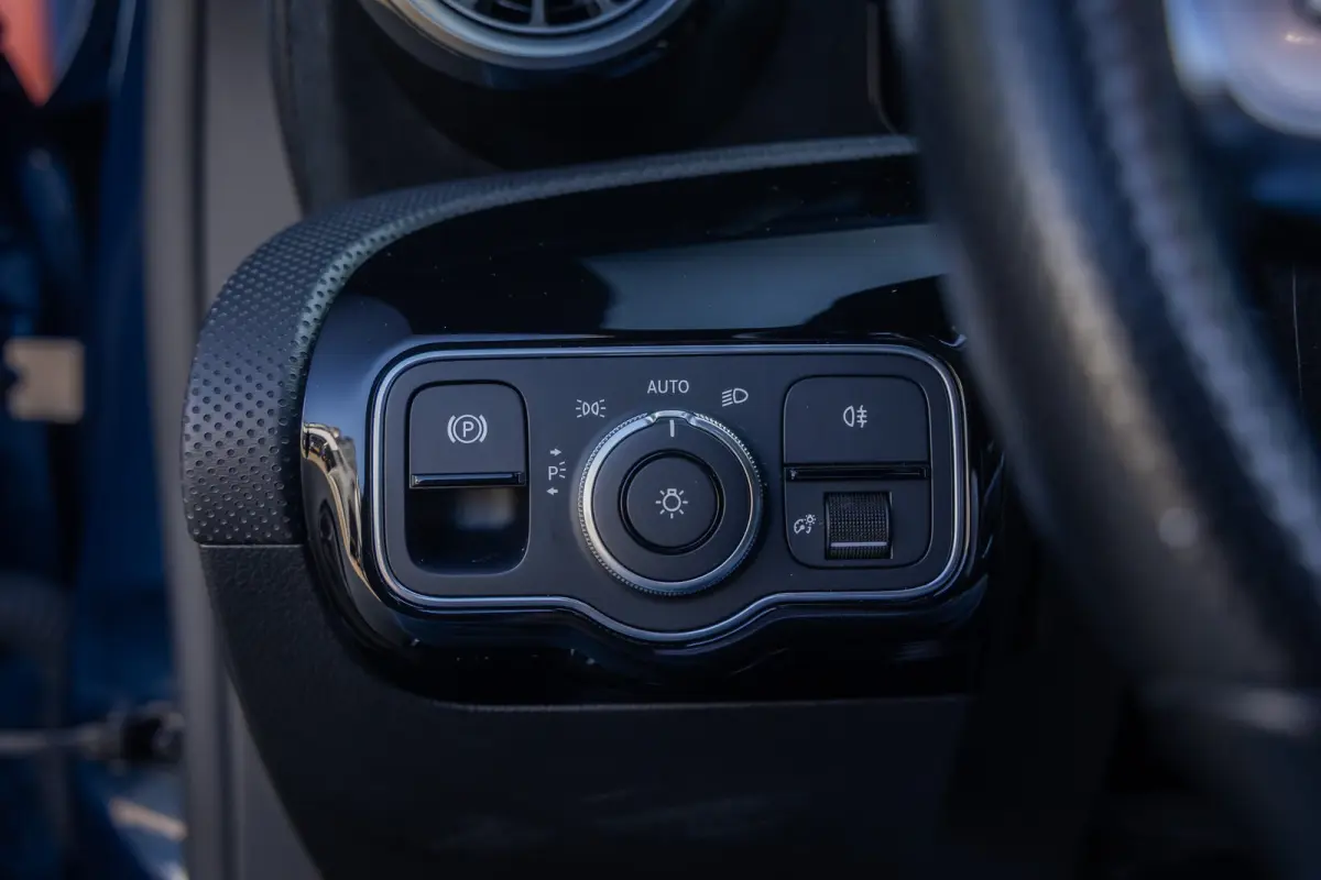 250 e AMG Line | Panoramadak | Dodehoeksensor | 360° Camera | Lane Keeping Assist | Stoelverwarming | FULL Led | AMG-styling | Achteruitrijcamera | Apple Carplay/Android Auto|telefoonintegr