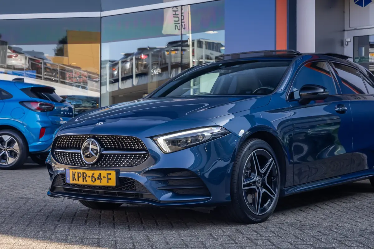 250 e AMG Line | Panoramadak | Dodehoeksensor | 360° Camera | Lane Keeping Assist | Stoelverwarming | FULL Led | AMG-styling | Achteruitrijcamera | Apple Carplay/Android Auto|telefoonintegr