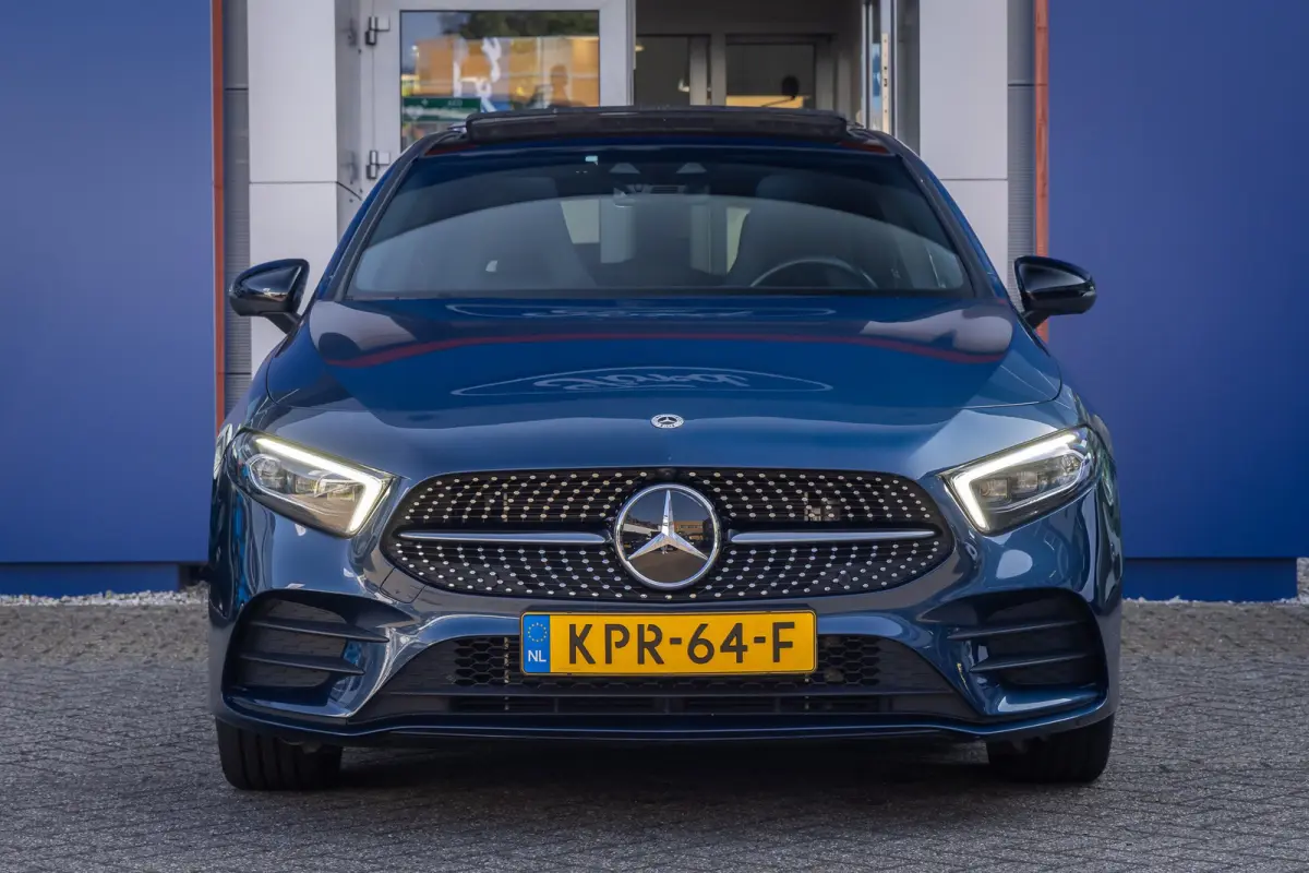 250 e AMG Line | Panoramadak | Dodehoeksensor | 360° Camera | Lane Keeping Assist | Stoelverwarming | FULL Led | AMG-styling | Achteruitrijcamera | Apple Carplay/Android Auto|telefoonintegr