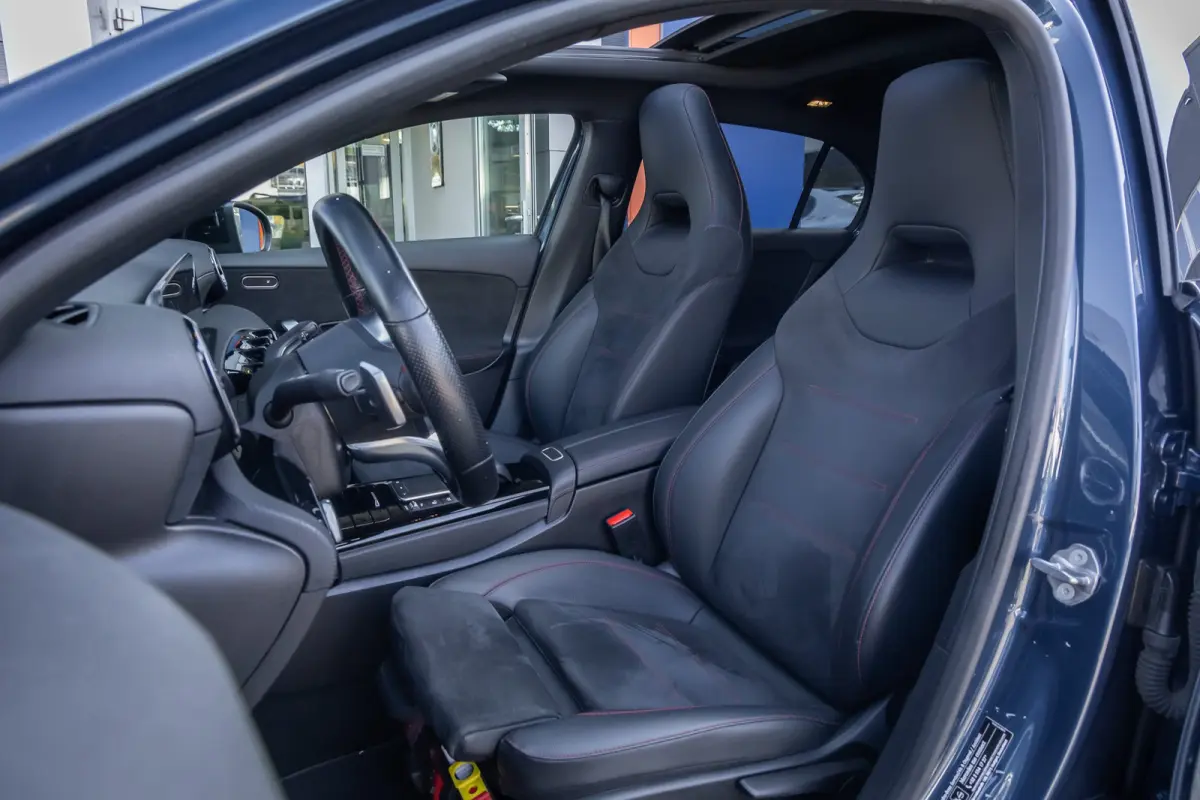 250 e AMG Line | Panoramadak | Dodehoeksensor | 360° Camera | Lane Keeping Assist | Stoelverwarming | FULL Led | AMG-styling | Achteruitrijcamera | Apple Carplay/Android Auto|telefoonintegr