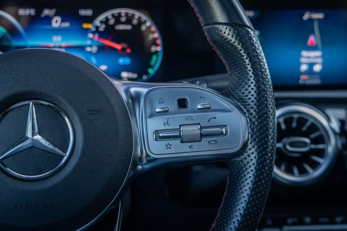 250 e AMG Line | Panoramadak | Dodehoeksensor | 360° Camera | Lane Keeping Assist | Stoelverwarming | FULL Led | AMG-styling | Achteruitrijcamera | Apple Carplay/Android Auto|telefoonintegr