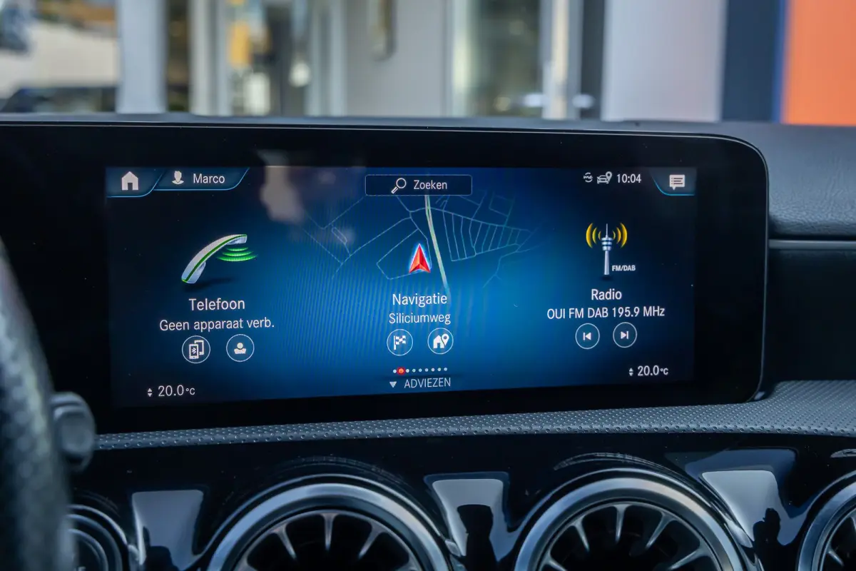 250 e AMG Line | Panoramadak | Dodehoeksensor | 360° Camera | Lane Keeping Assist | Stoelverwarming | FULL Led | AMG-styling | Achteruitrijcamera | Apple Carplay/Android Auto|telefoonintegr