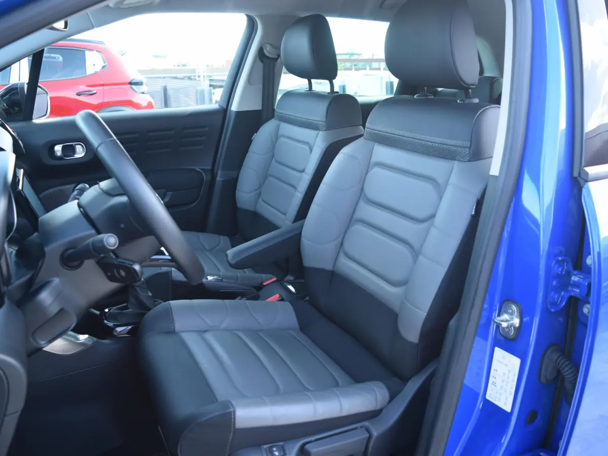 1.2 PureTech S&S Business | 110 PK | NAVI | PARKEERSENSOREN MET CAMERA | TREKHAAK | STOELVERWARMING | CLIMATE CONTROL | 39.719 KM