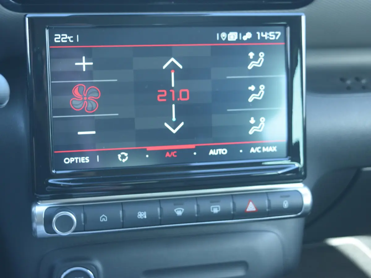 1.2 PureTech S&S Business | 110 PK | NAVI | PARKEERSENSOREN MET CAMERA | TREKHAAK | STOELVERWARMING | CLIMATE CONTROL | 39.719 KM