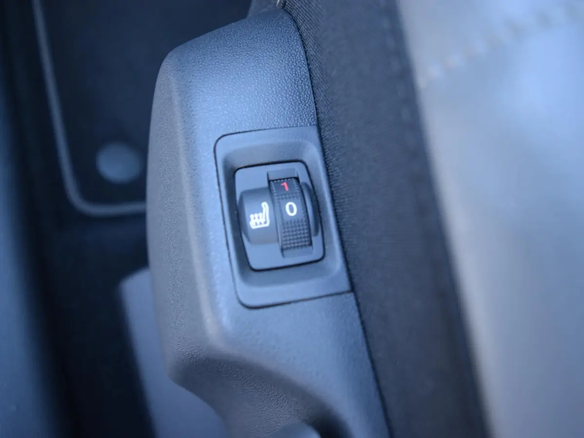 1.2 PureTech S&S Business | 110 PK | NAVI | PARKEERSENSOREN MET CAMERA | TREKHAAK | STOELVERWARMING | CLIMATE CONTROL | 39.719 KM