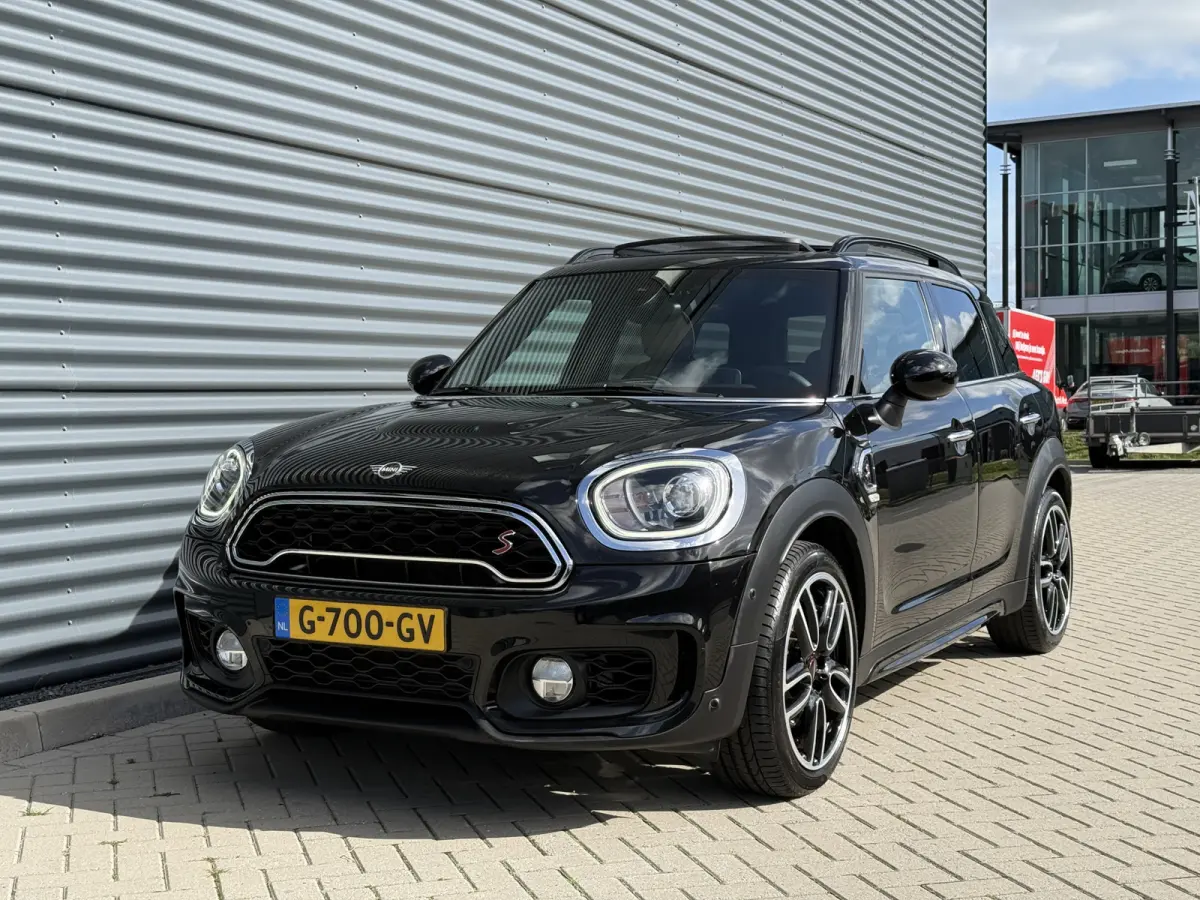 2.0 Cooper S John Cooper Works