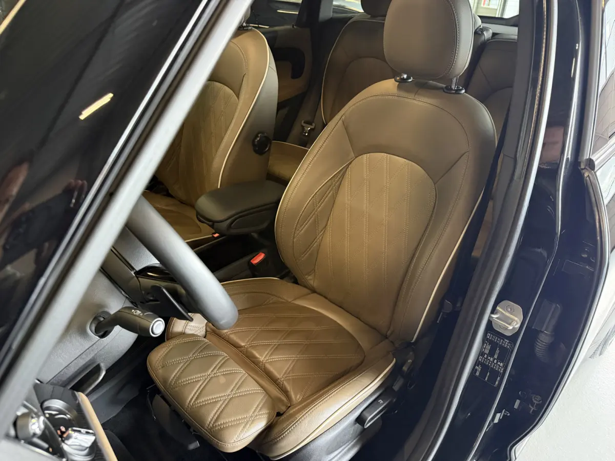 2.0 Cooper S John Cooper Works