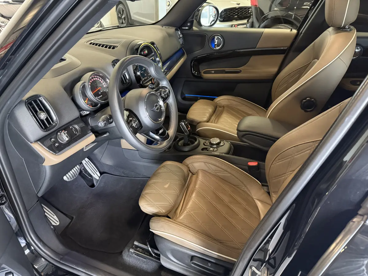 2.0 Cooper S John Cooper Works