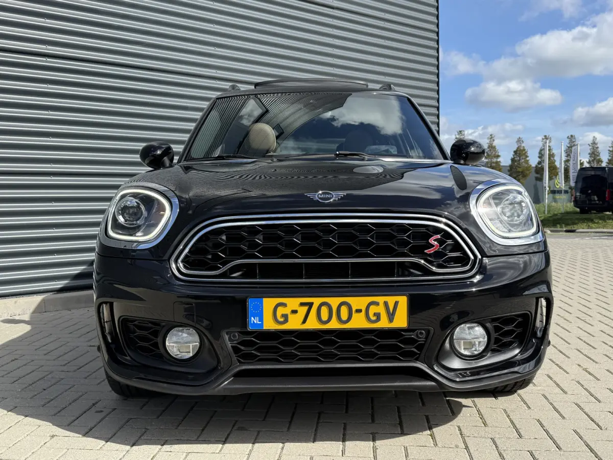 2.0 Cooper S John Cooper Works