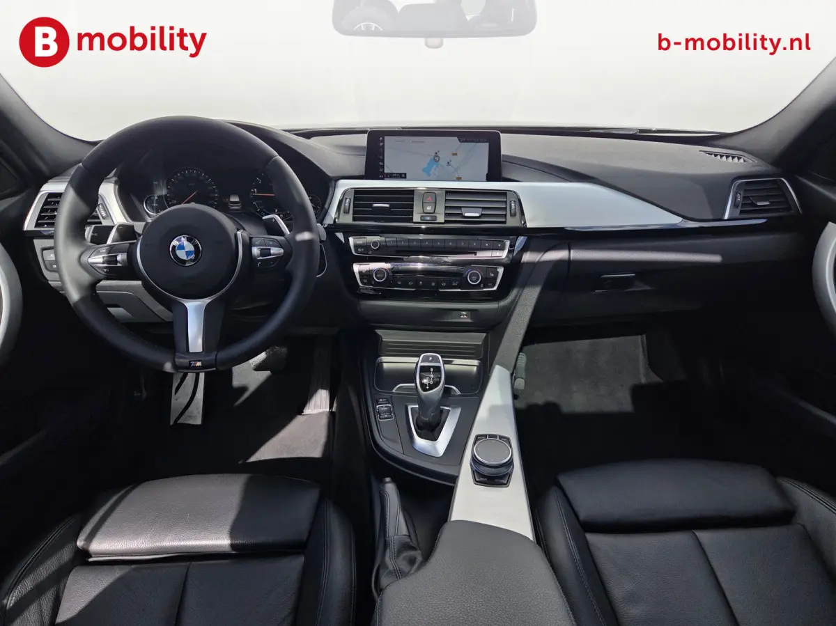 320i High Executive M-Sport Trekhaak 1800kg Apple CarPlay NL Auto! | Head-Up | Panoramadak | Hifi | DAB Audio | Leer