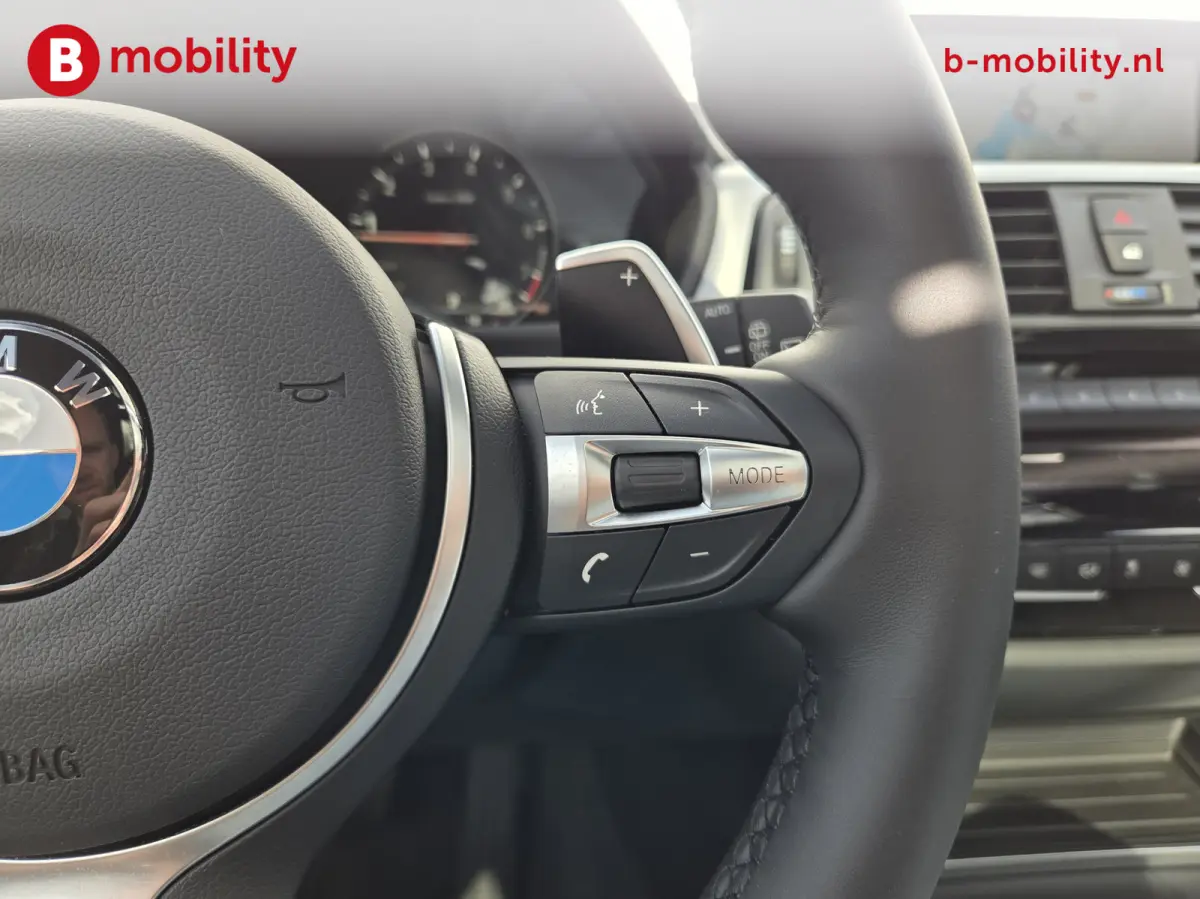320i High Executive M-Sport Trekhaak 1800kg Apple CarPlay NL Auto! | Head-Up | Panoramadak | Hifi | DAB Audio | Leer