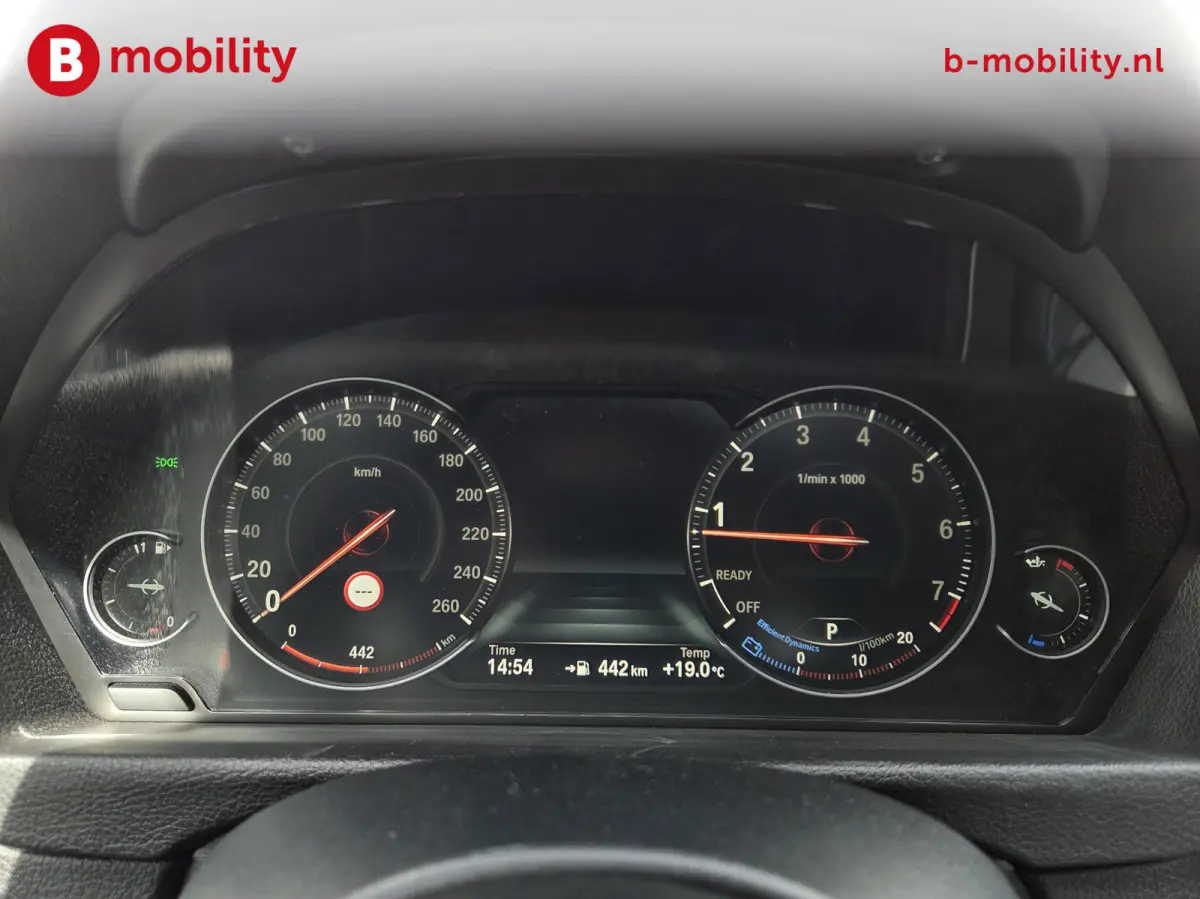 320i High Executive M-Sport Trekhaak 1800kg Apple CarPlay NL Auto! | Head-Up | Panoramadak | Hifi | DAB Audio | Leer