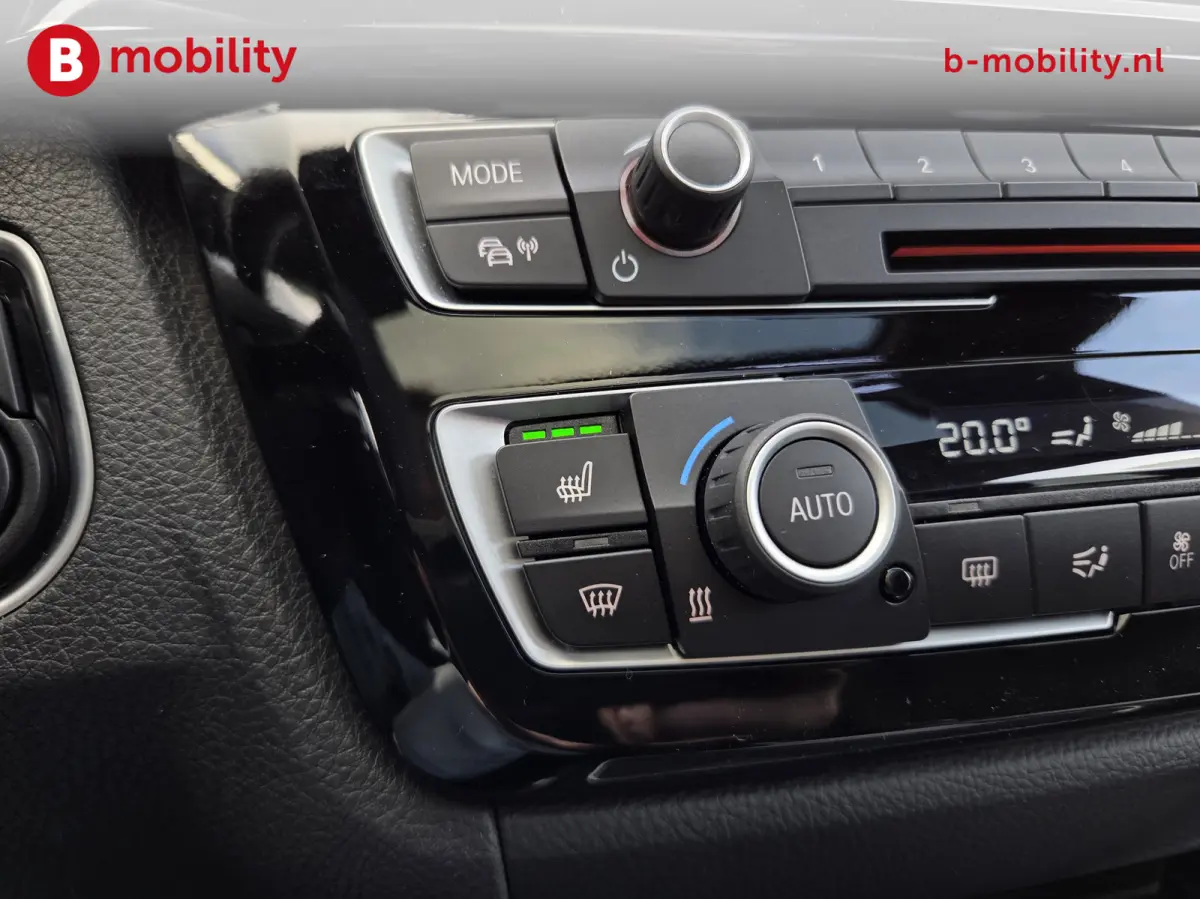 320i High Executive M-Sport Trekhaak 1800kg Apple CarPlay NL Auto! | Head-Up | Panoramadak | Hifi | DAB Audio | Leer