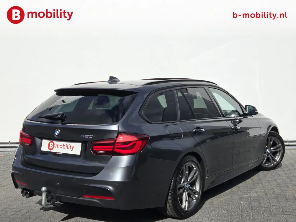 320i High Executive M-Sport Trekhaak 1800kg Apple CarPlay NL Auto! | Head-Up | Panoramadak | Hifi | DAB Audio | Leer
