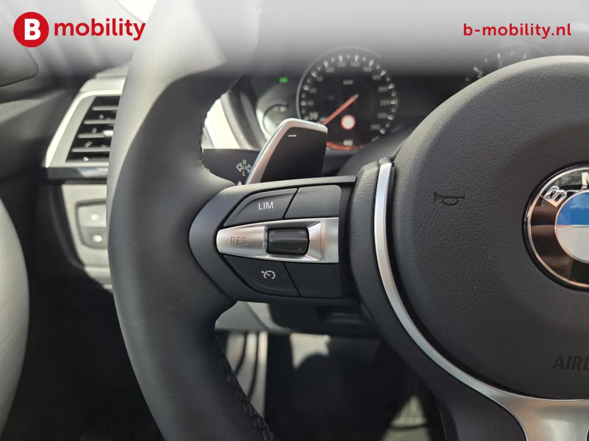 320i High Executive M-Sport Trekhaak 1800kg Apple CarPlay NL Auto! | Head-Up | Panoramadak | Hifi | DAB Audio | Leer