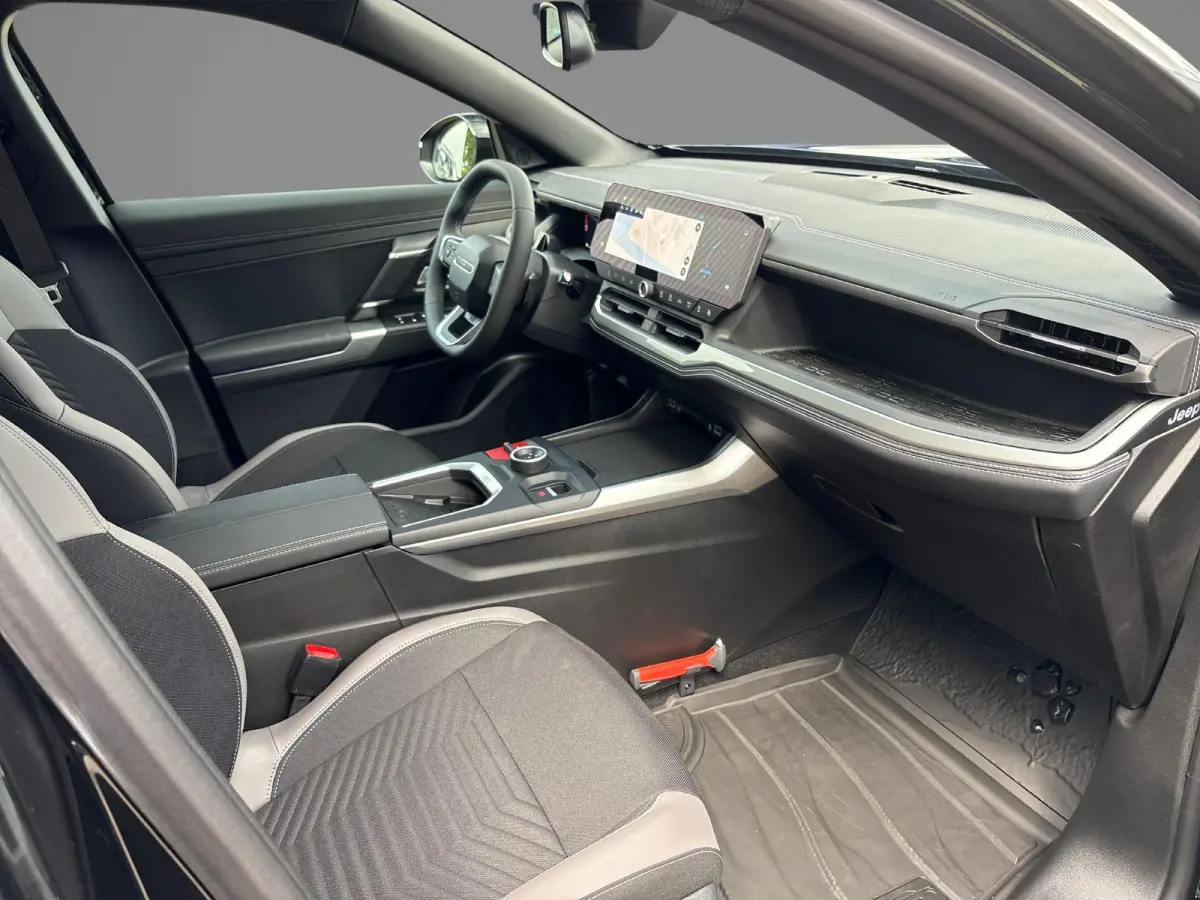 1.2 e-Hybrid First Edition | Climate Control | LMV 18"| Parkeersensoren | Camera 2 + 6 jaar speciale Garantie! |