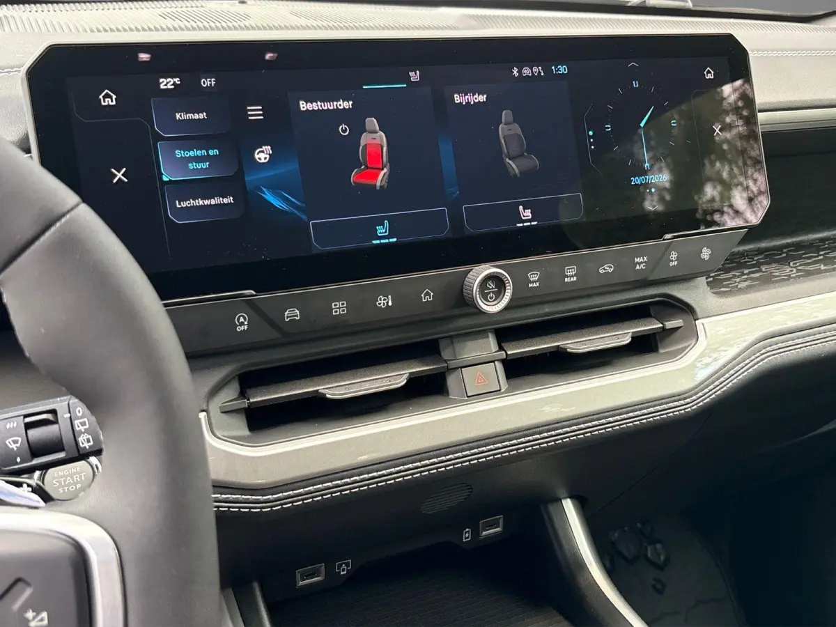 1.2 e-Hybrid First Edition | Climate Control | LMV 18"| Parkeersensoren | Camera 2 + 6 jaar speciale Garantie! |