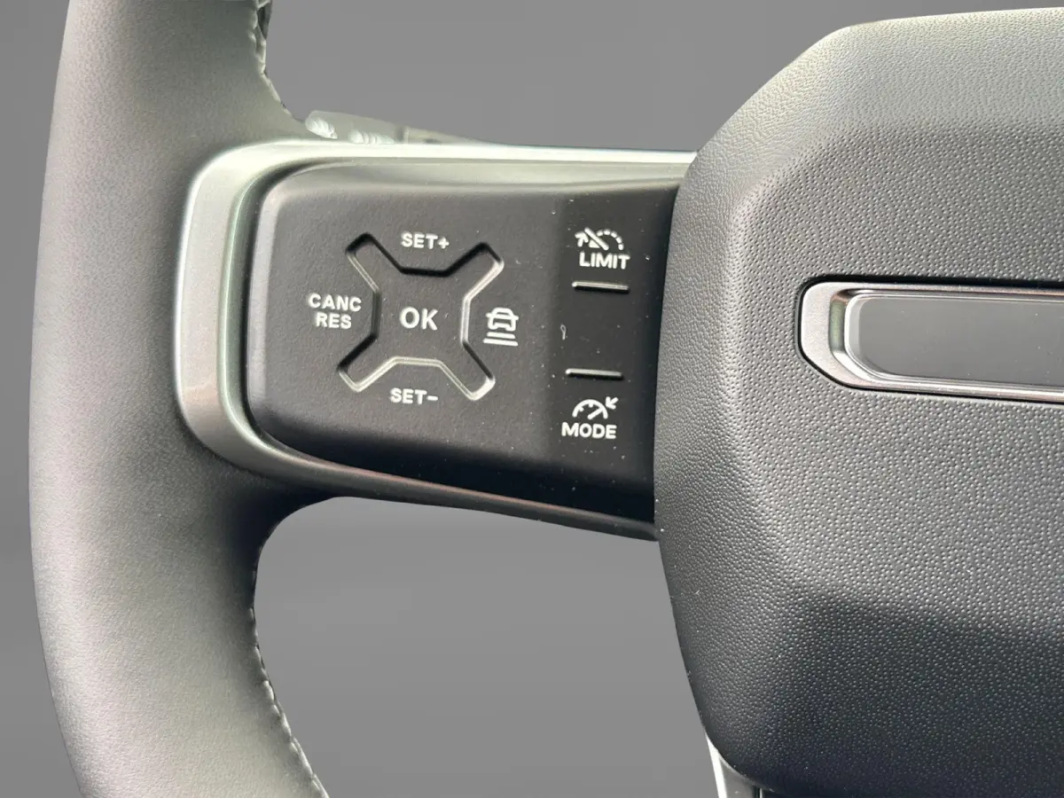 1.2 e-Hybrid First Edition | Climate Control | LMV 18"| Parkeersensoren | Camera 2 + 6 jaar speciale Garantie! |