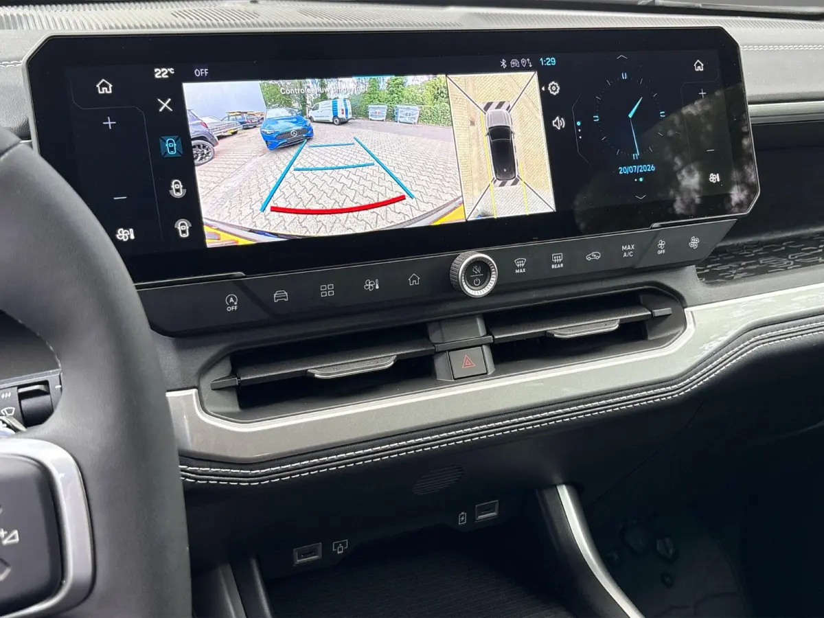 1.2 e-Hybrid First Edition | Climate Control | LMV 18"| Parkeersensoren | Camera 2 + 6 jaar speciale Garantie! |